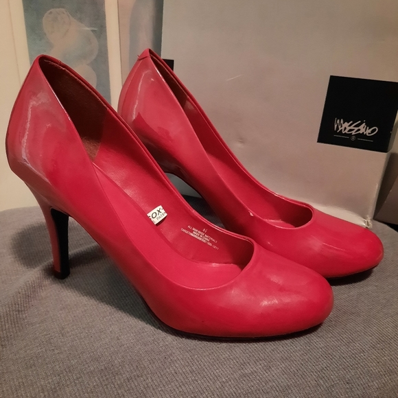 PRICE FIRM- 🎉 Mossimo Candy red pumps! - Picture 4 of 11
